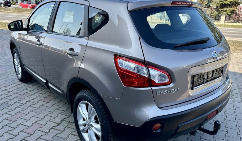 
								Nissan Qashqai 2,0 Benz. Automat pełny									