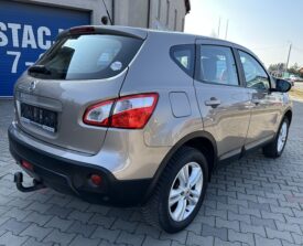 Nissan Qashqai 2,0 Benz. Automat