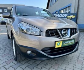 Nissan Qashqai 2,0 Benz. Automat