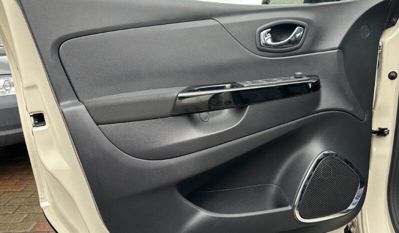 
								Renault Captur pełny									