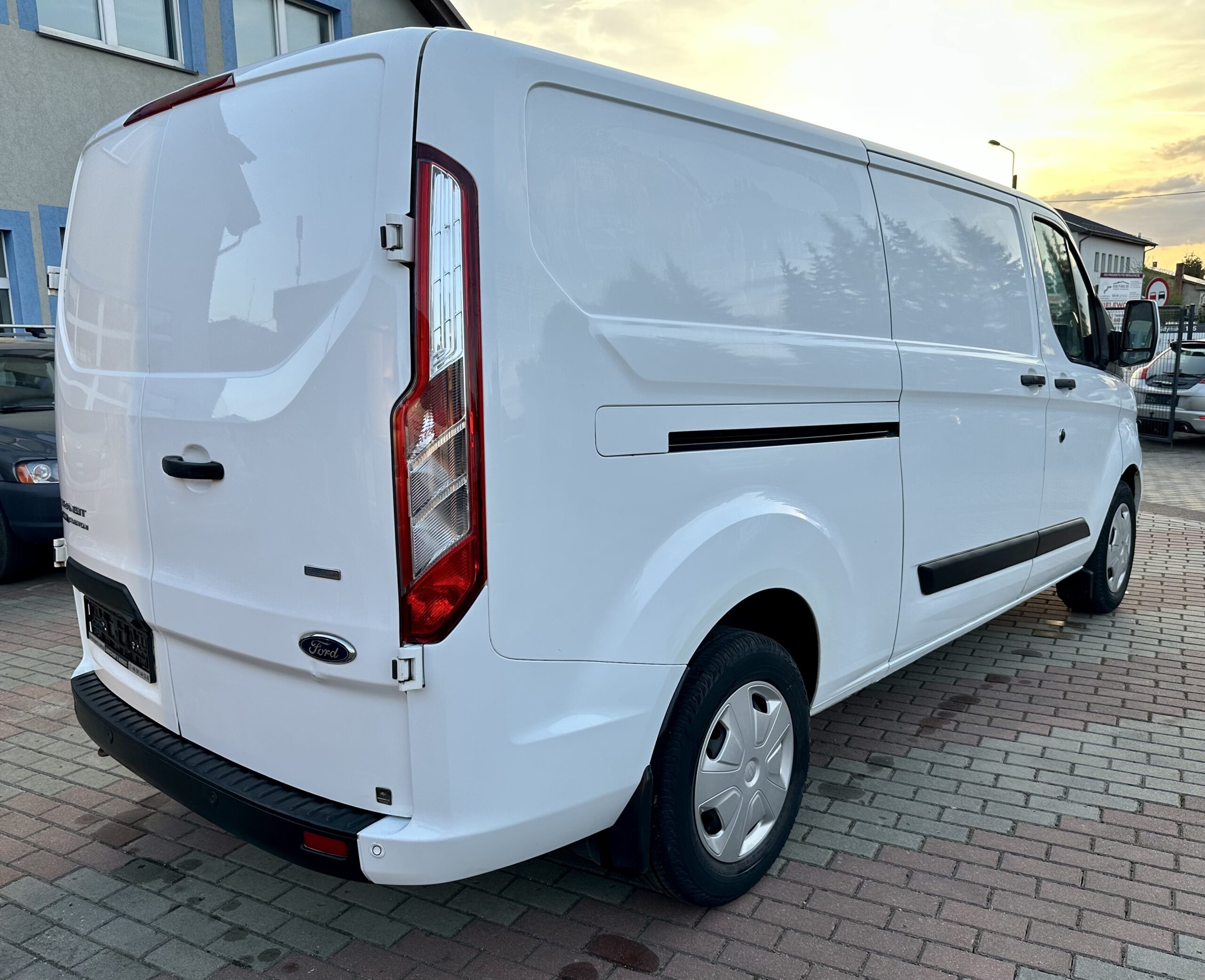 Ford Transit Custom 2,0 TDCi. Lift