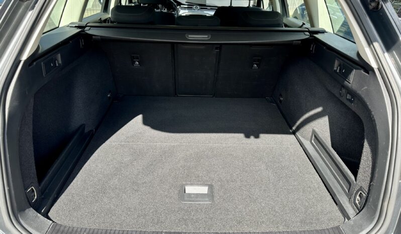 
								Volkswagen Passat B8 2,0 TDi. Automat. pełny									